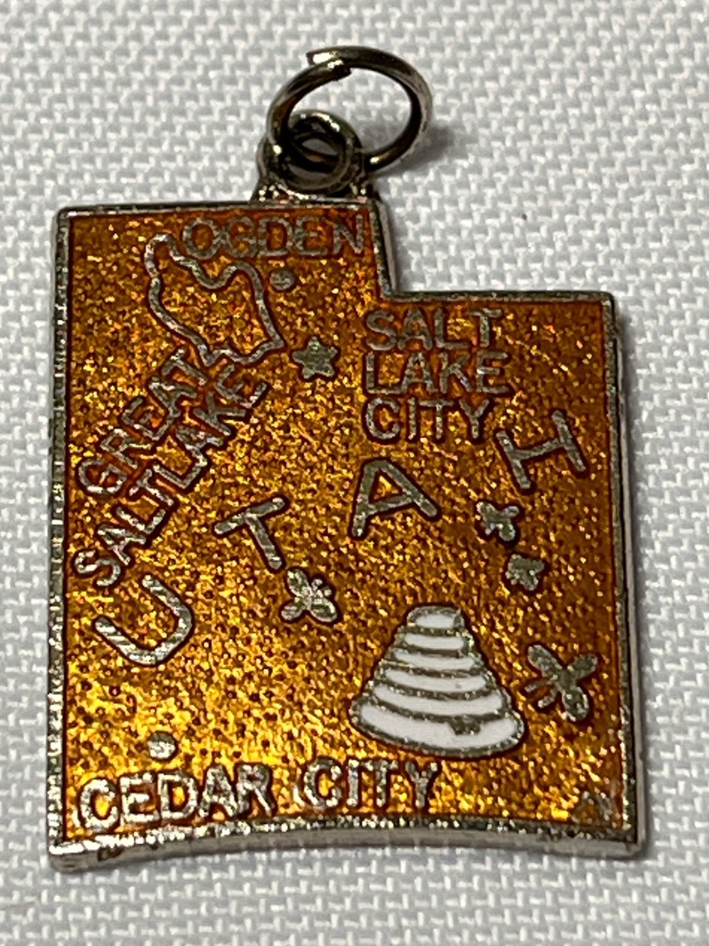 Vintage Utah State Charm Bracelet Pendant - Orange and Silver
Collect